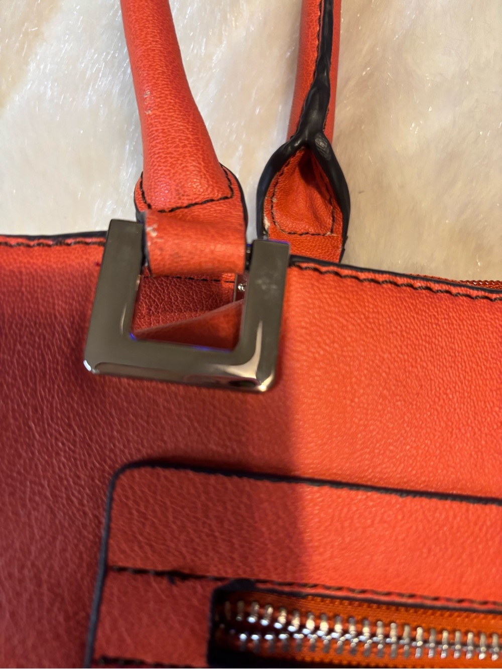 Liz Claiborne Women's Shoulder Bag in Coral Orange Leather-Style - Picture 12 of 16